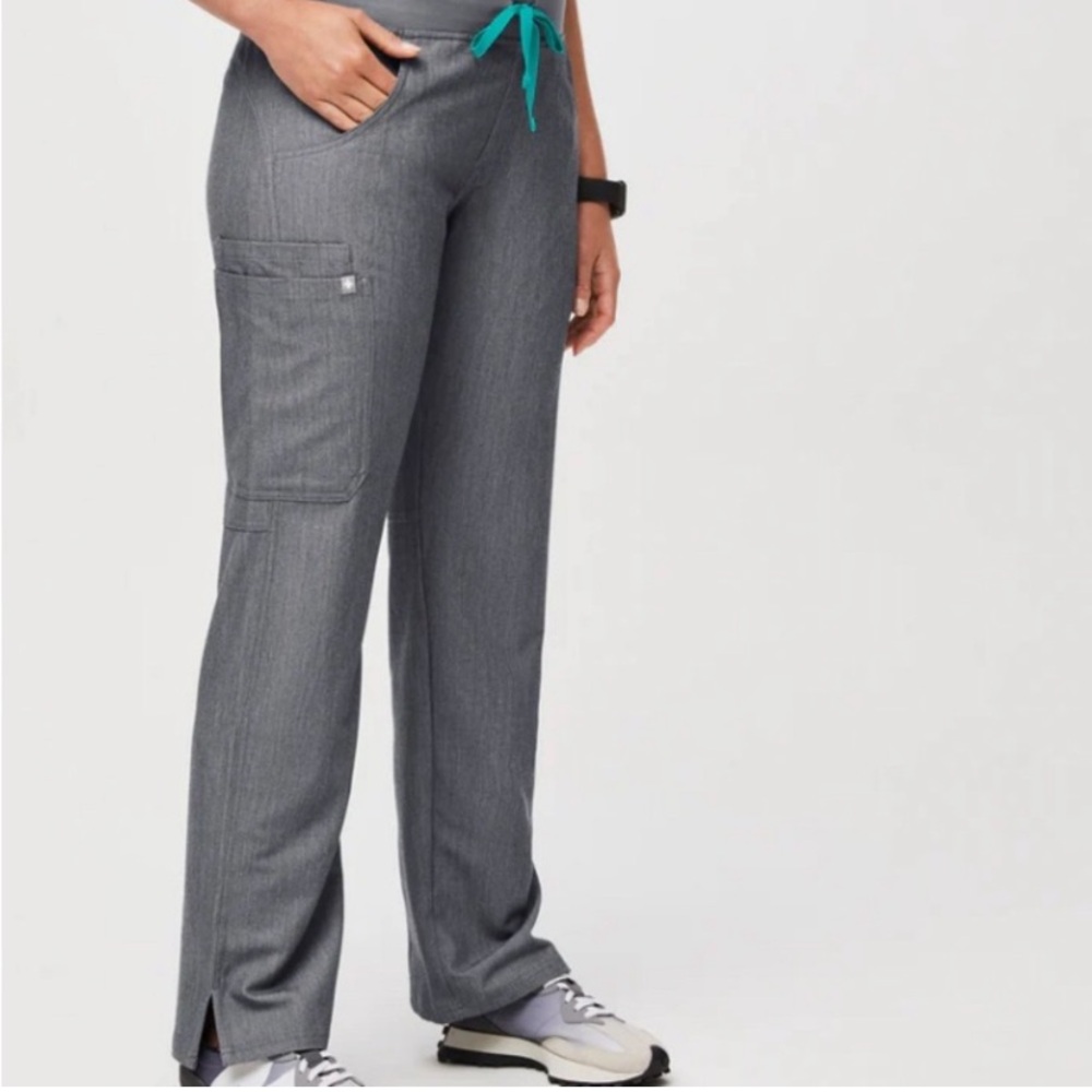NWT Figs Kade Cargo Pants in Grey